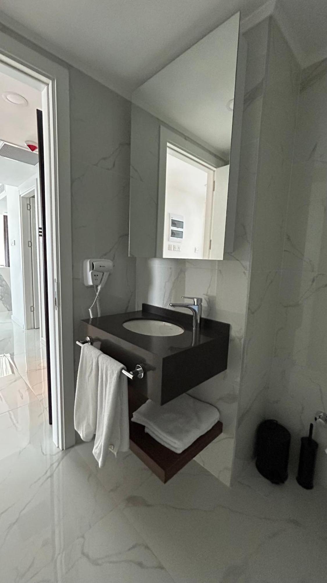 Grand Sapphire Resort Long Beach Trikomo Kültér fotó